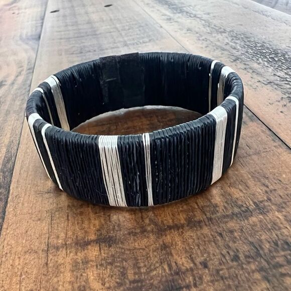 HANDCRAFTED Two Bracelet Set Pair Of Earrings Gold Plate Cord Warregue
Material - Picture 3 of 7